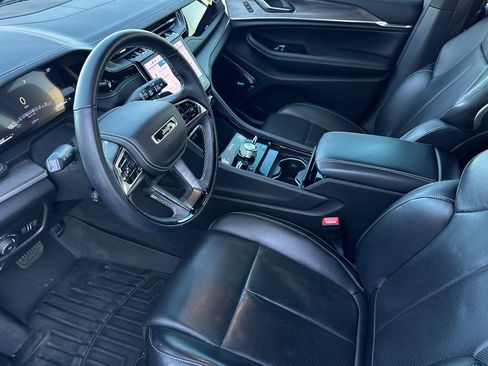 Used 2022 Jeep Grand Cherokee L Overland w/ Advanced Protech Group III image 10