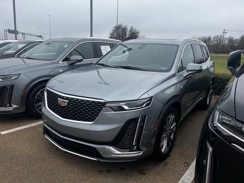 Used 2025 Cadillac XT6 Premium Luxury image 1