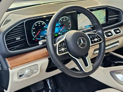Used 2022 Mercedes-Benz GLS 450 4MATIC image 17
