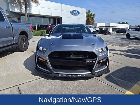 Used 2021 Ford Mustang Shelby GT500 w/ Technology Package RWD image 2