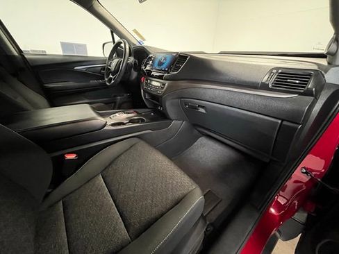 Used 2024 Honda Ridgeline Sport image 10