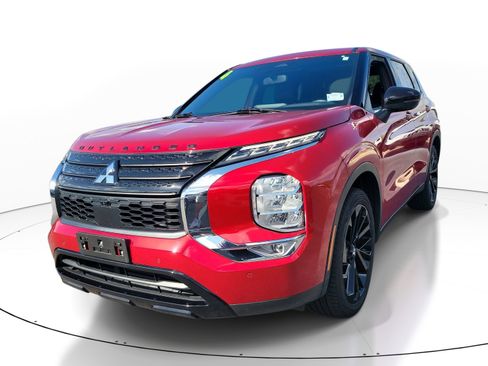 Used 2024 Mitsubishi Outlander SE FWD image 3