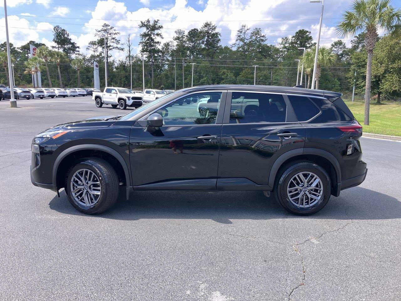 Used 2026 Nissan Rogue S FWD image 2