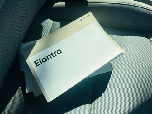Used 2017 Hyundai Elantra SE FWD image 20