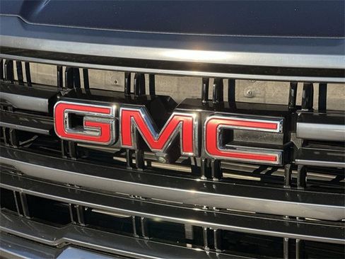 Used 2024 GMC Yukon XL AT4 w/ Technology Package image 30