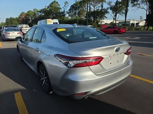 Used 2022 Toyota Camry XLE FWD image 4