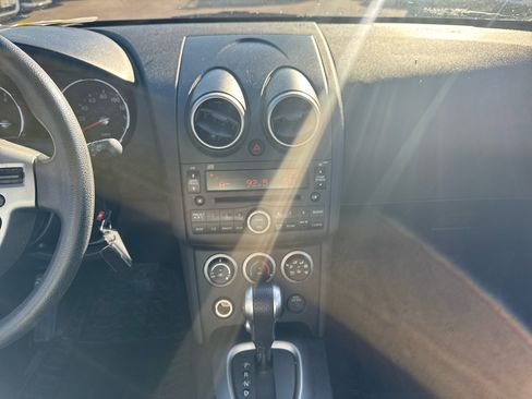 Used 2010 Nissan Rogue S image 10