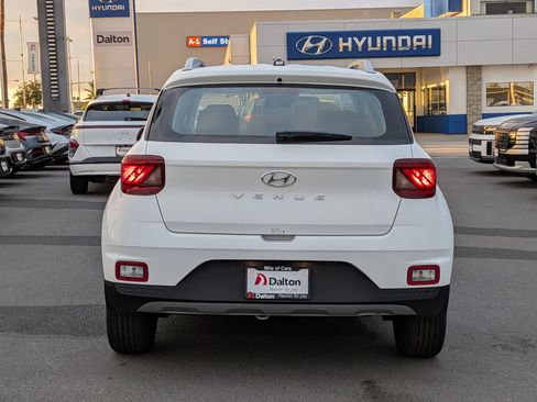 New 2026 Hyundai Venue SEL FWD image 3
