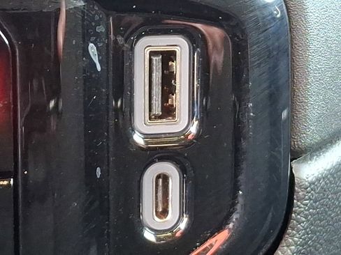 Used 2023 Chevrolet Silverado 1500 LT image 26