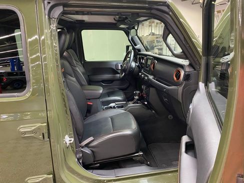 Used 2021 Jeep Gladiator Mojave w/ Cold Weather Group image 11