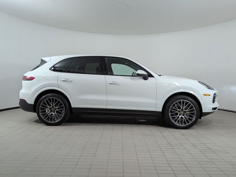 Certified 2021 Porsche Cayenne AWD/4WD image 8
