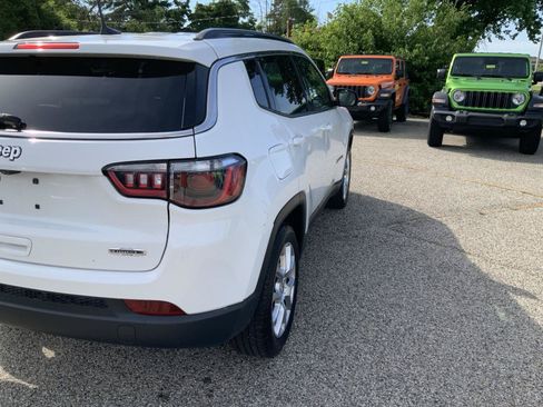 Used 2023 Jeep Compass Latitude AWD/4WD image 17