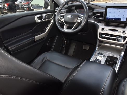 Used 2023 Ford Explorer XLT w/ Equipment Group 202A image 16