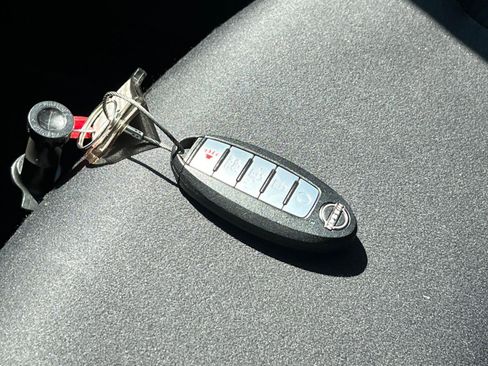 Used 2025 Nissan Altima 2.5 SV FWD image 21