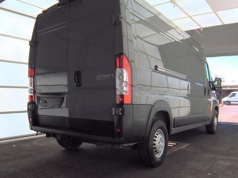 Used 2025 RAM ProMaster 2500 w/ Convenience Group FWD image 3