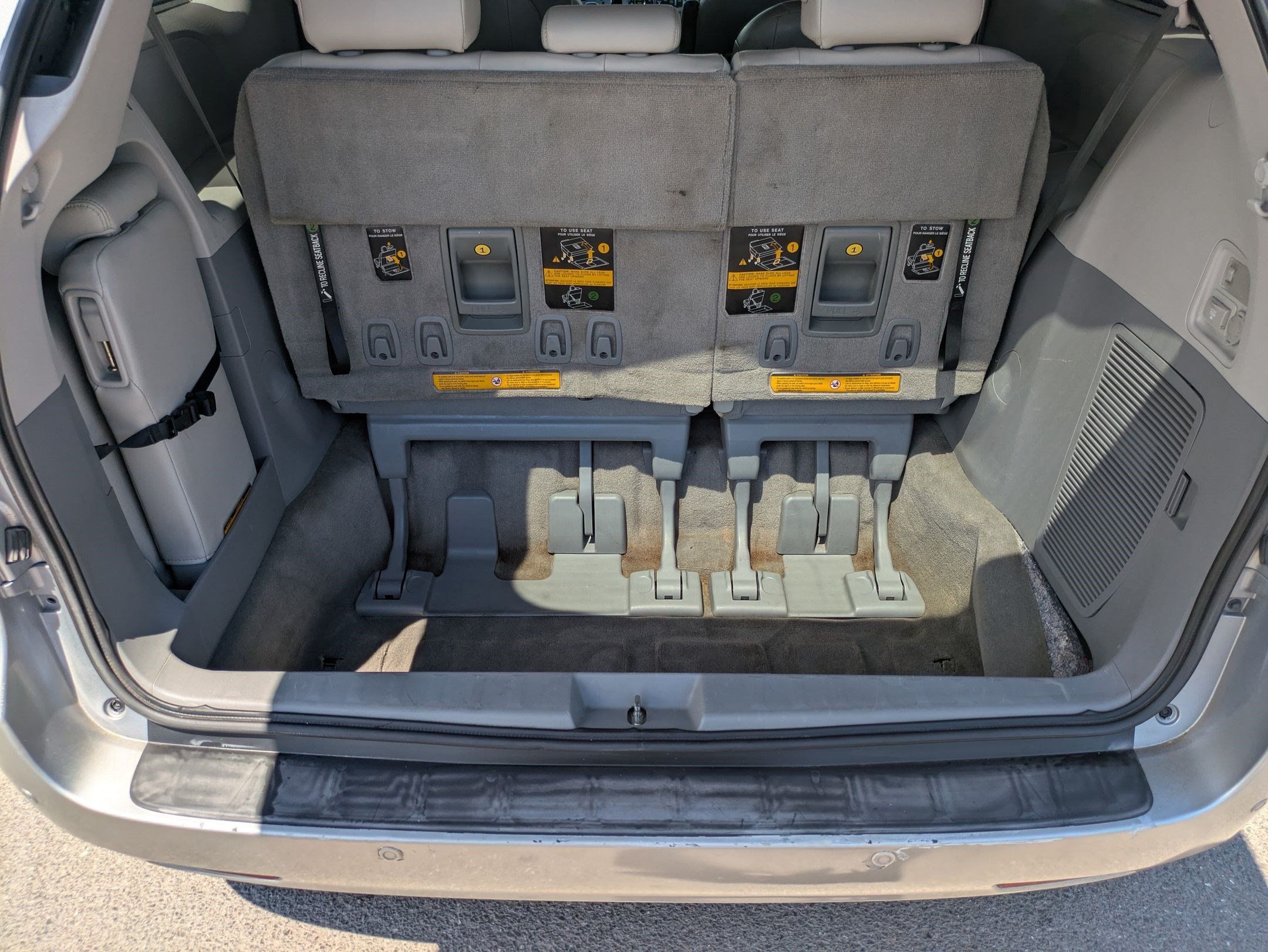 Used 2012 Toyota Sienna XLE w/ Entertainment Pkg FWD image 32