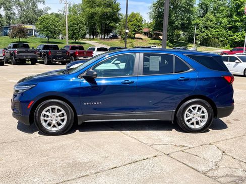Used 2022 Chevrolet Equinox LS w/ LS Convenience Package FWD image 3