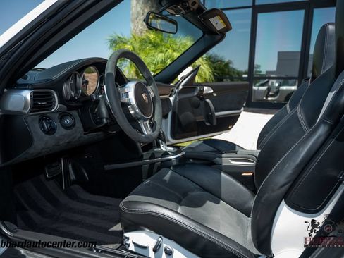 Used 2012 Porsche 911 Cabriolet image 16