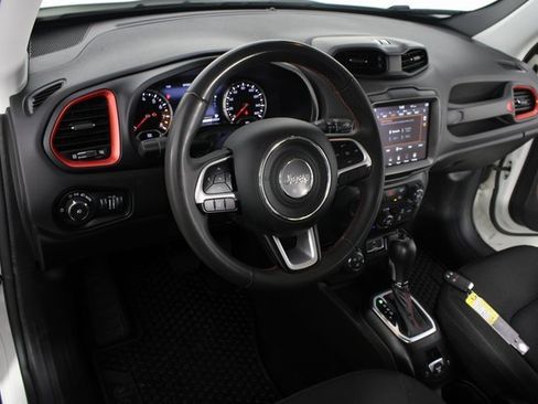 Used 2023 Jeep Renegade Trailhawk image 8