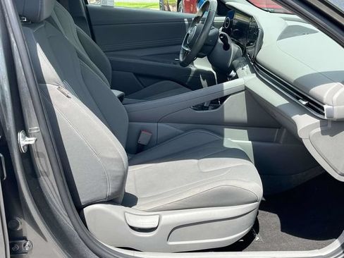 Used 2024 Hyundai Elantra SEL w/ Convenience Package FWD image 23