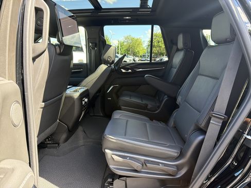 Used 2023 GMC Yukon Denali AWD/4WD image 32