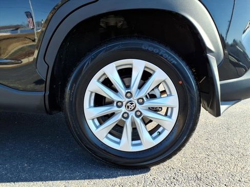 Certified 2022 Toyota Corolla Cross LE image 21