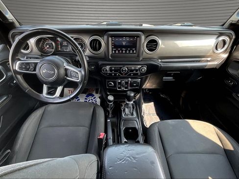 Used 2019 Jeep Wrangler Unlimited Sahara AWD/4WD image 9
