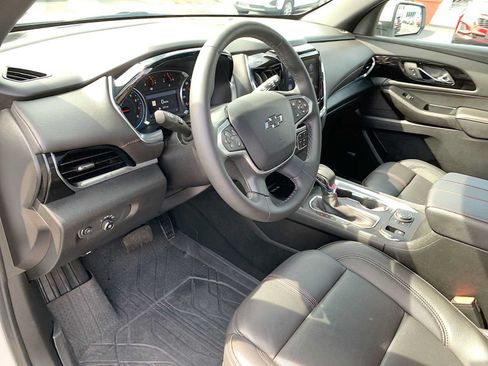 Certified 2023 Chevrolet Traverse RS w/ LPO, Floor Liner Package AWD/4WD image 10