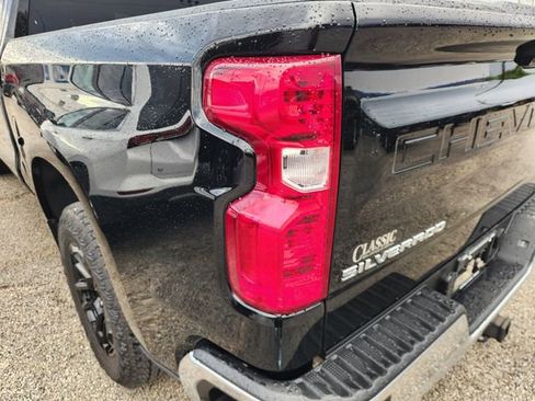 Used 2023 Chevrolet Silverado 1500 LT image 7