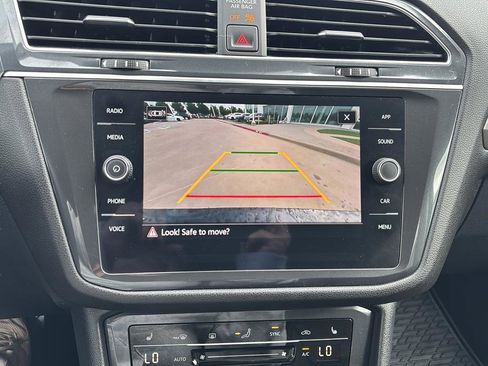 Used 2023 Volkswagen Tiguan SE FWD image 15