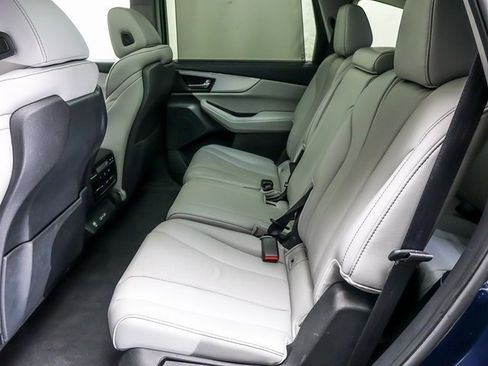 Used 2023 Acura MDX SH-AWD w/ Technology Package image 11