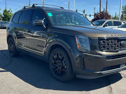 Used 2021 Kia Telluride EX w/ EX Premium Package AWD/4WD image 3