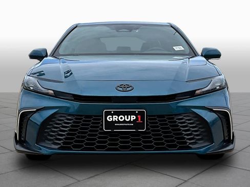 Used 2025 Toyota Camry SE w/ Multimedia Upgrade Package image 4