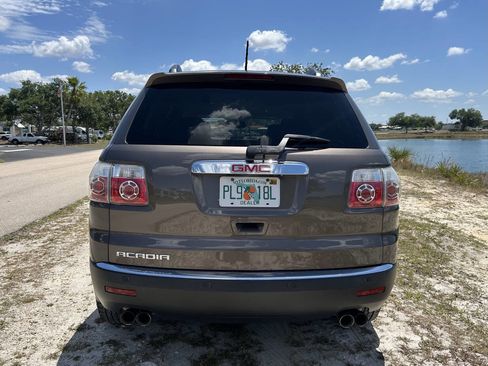 Used 2011 GMC Acadia SLE FWD image 7