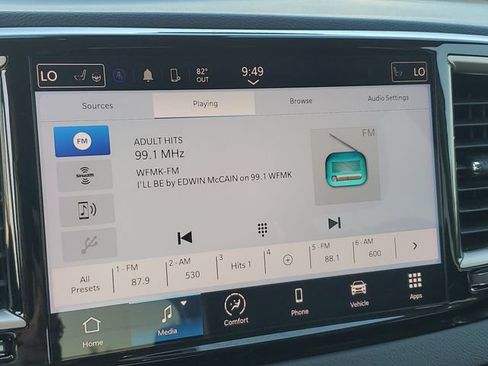 Used 2024 Chrysler Pacifica Touring-L FWD image 13