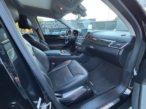 Used 2018 Mercedes-Benz GLS 550 4MATIC w/ Driver Assistance Package image 40