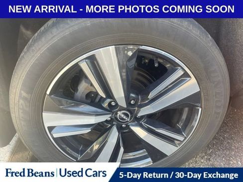 Used 2023 Nissan Rogue SL AWD/4WD image 16