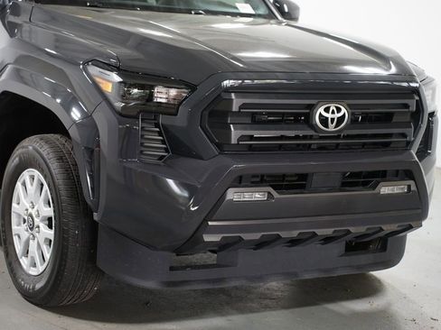 Certified 2024 Toyota Tacoma SR5 image 4