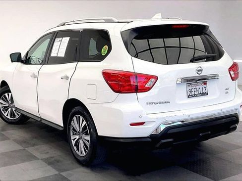 Used 2020 Nissan Pathfinder SL AWD/4WD image 10