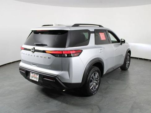 Certified 2025 Nissan Pathfinder SV AWD/4WD image 4