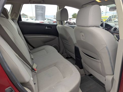 Used 2014 Nissan Rogue S FWD image 29