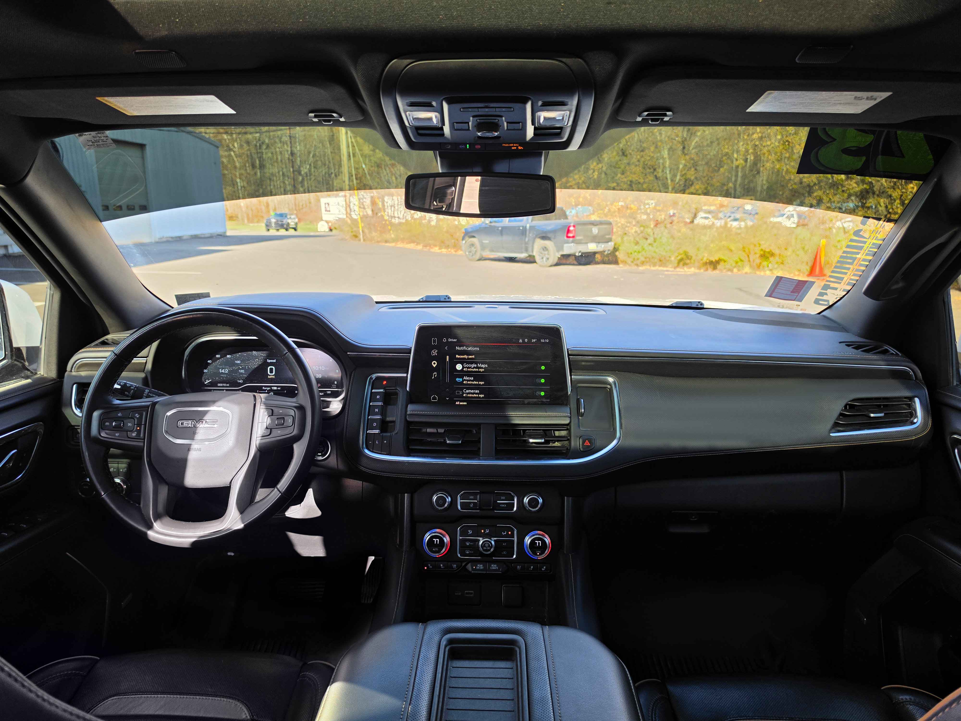 Used 2023 GMC Yukon XL AT4 w/ Technology Package AWD/4WD image 16