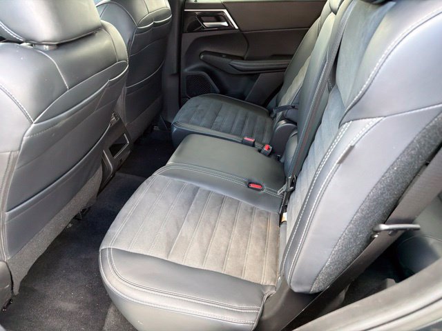 Used 2024 Mitsubishi Outlander SE FWD image 19