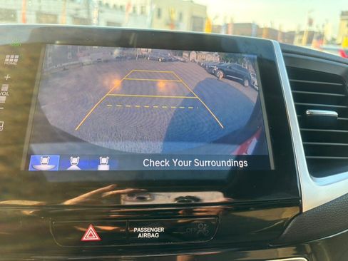 Used 2016 Honda Pilot Touring image 24