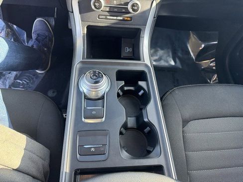 Used 2021 Ford Edge SE image 19