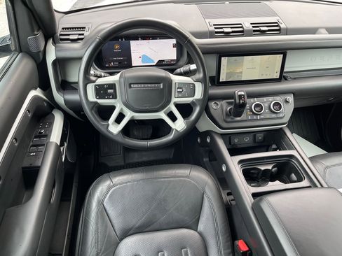 Used 2020 Land Rover Defender 110 SE image 4