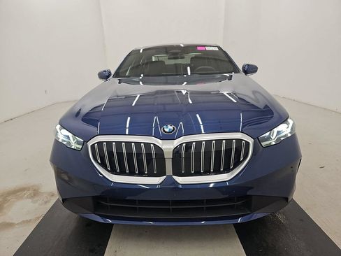 Used 2027 BMW 540i xDrive AWD/4WD image 2