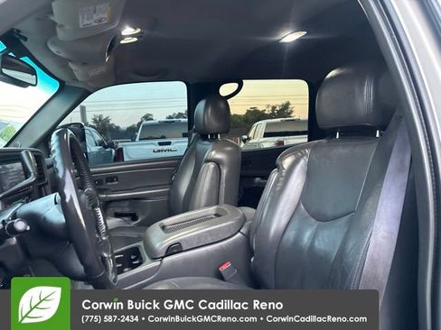 Used 2005 Chevrolet Silverado 2500 LT w/ Heavy-Duty Power Package AWD/4WD image 11
