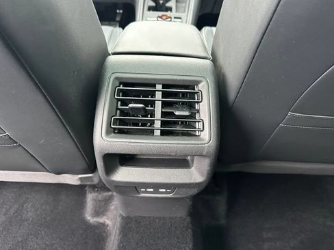 Certified 2025 Volkswagen Tiguan SE R-Line AWD/4WD image 30