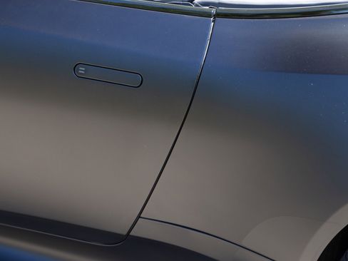 Used 2025 Aston Martin DB12 Convertible RWD image 18
